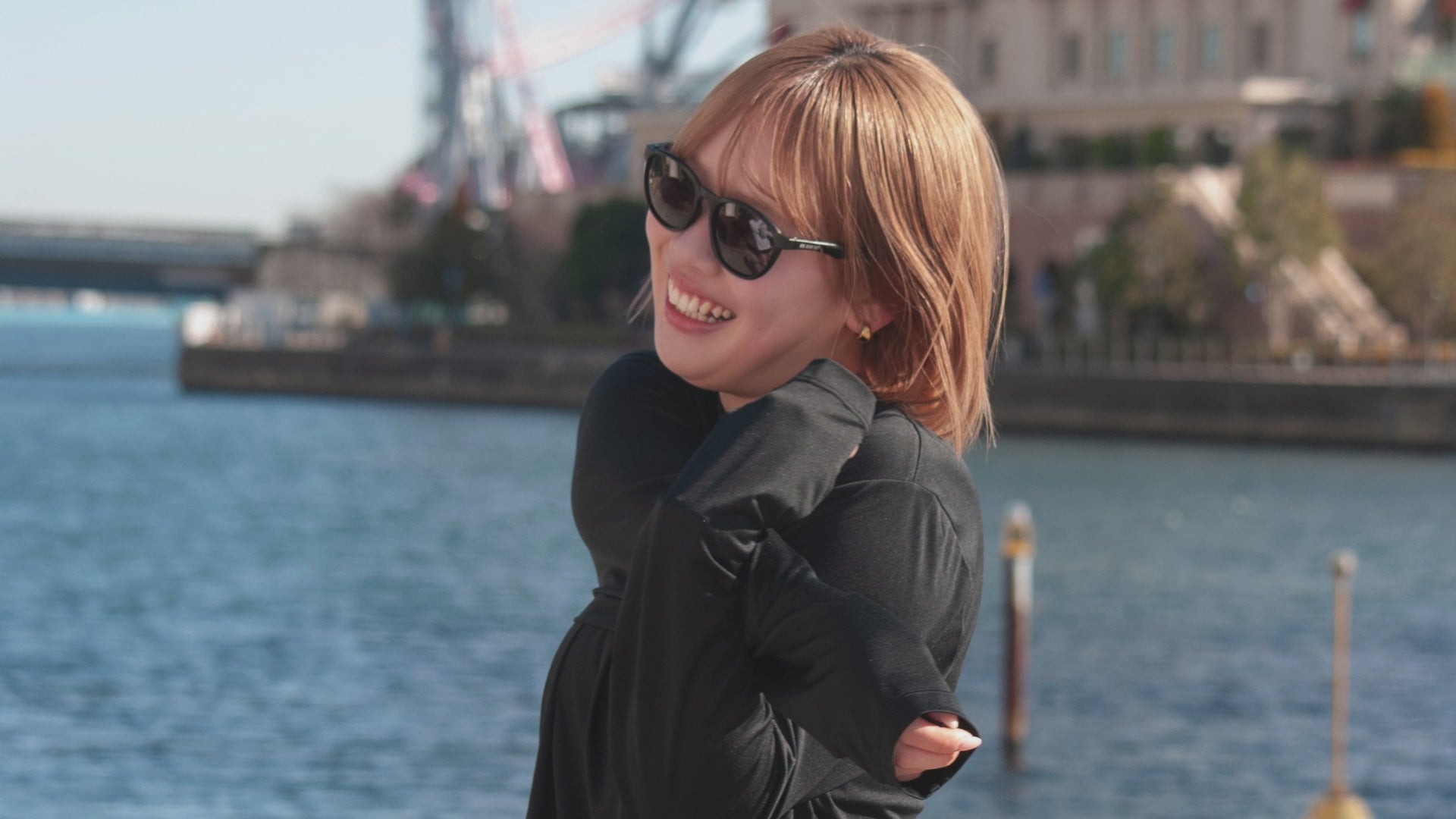 動画を読み込む: Welcome to Mr. Blue Sky